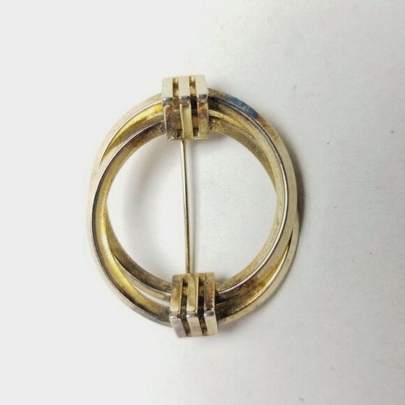 Vintage Gold Tone Circle Brooch, Minimal Modern Design, Unisex Twist, Estate - Picture 2 of 6